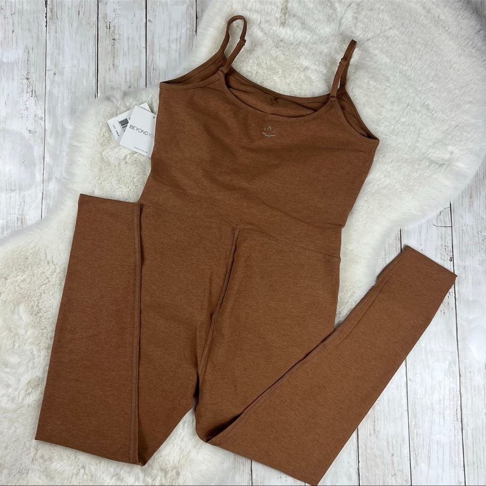 NWOT Beyond Yoga Uplevel Space Dye Midi Toffee Brown Stretch Jumpsuit Size M - Picture 4 of 8
